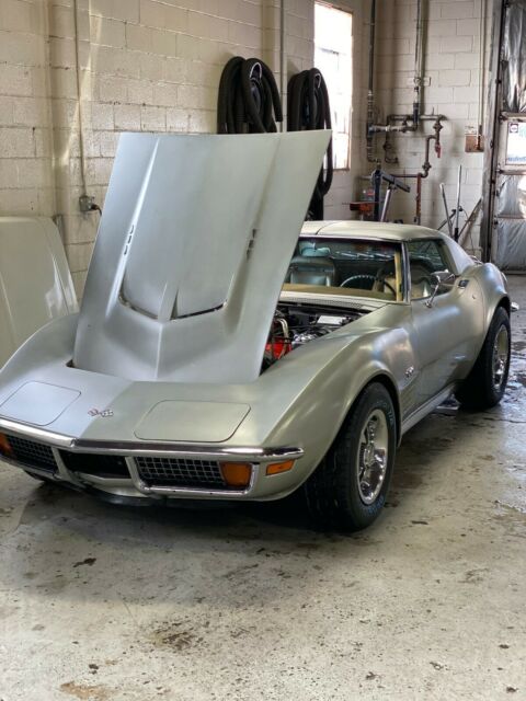 Chevrolet Corvette 1972 image number 18