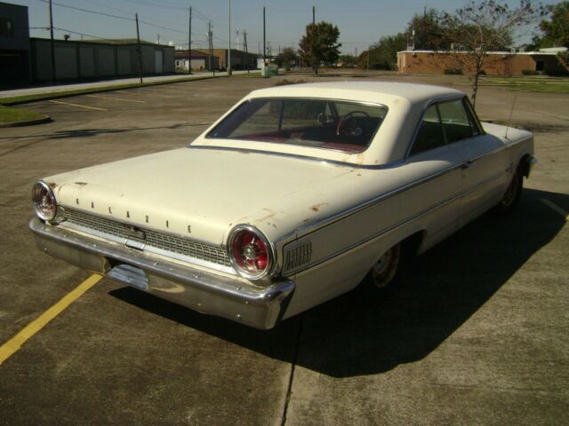 Ford Galaxie 1963 image number 2