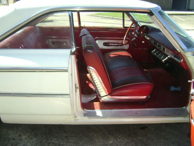 Ford Galaxie 1963 image number 28