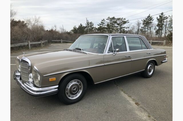 Mercedes-Benz 300-Series 1971 image number 35