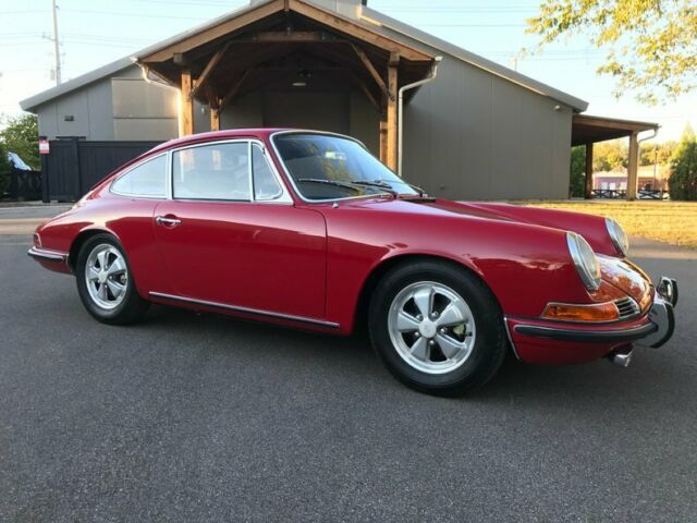 Porsche 911 1967 image number 1