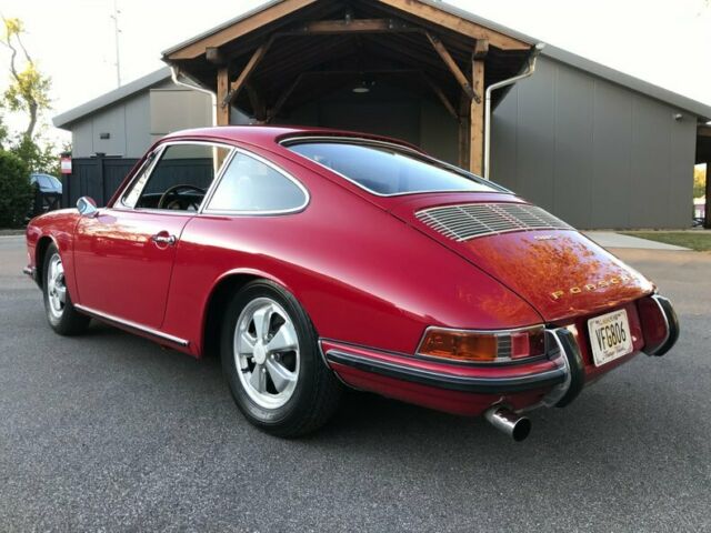 Porsche 911 1967 image number 21