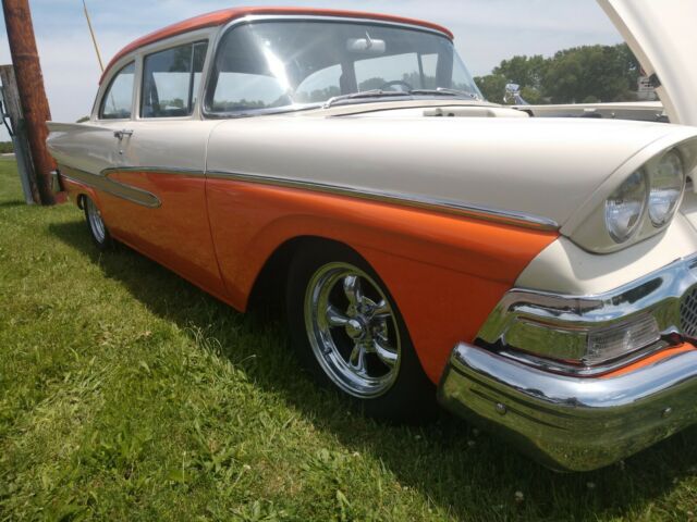 Ford Fairlane 1958 image number 0