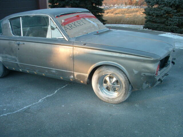 Plymouth Barracuda 1965 image number 16