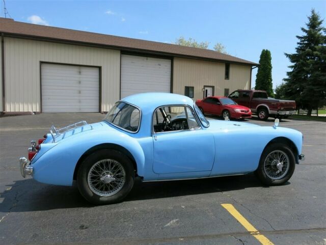 MG MGA 1961 image number 10