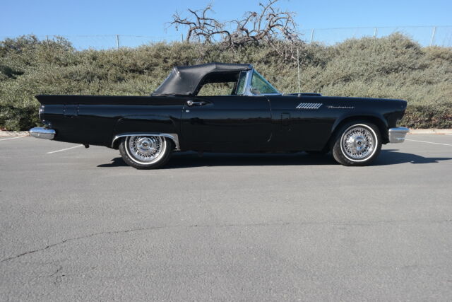 Ford Thunderbird 1957 image number 31