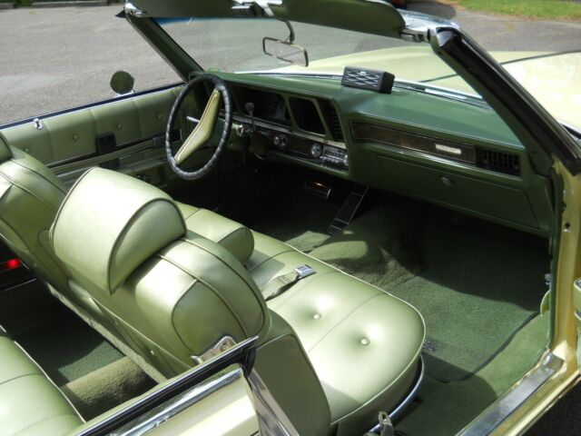 Oldsmobile Ninety-Eight 1969 image number 19