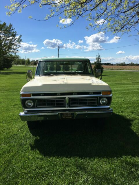 Ford F-250 1977 image number 2