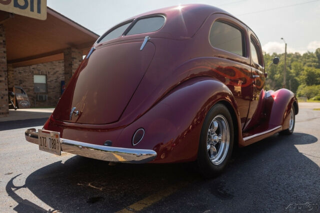 Ford Sedan 1937 image number 12