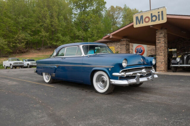 Ford Crestline 1954 image number 25