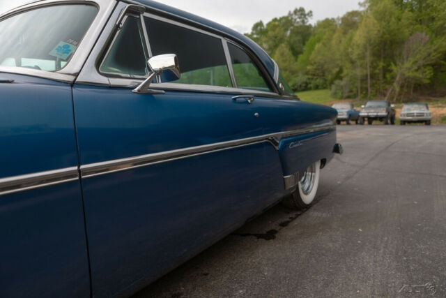 Ford Crestline 1954 image number 33