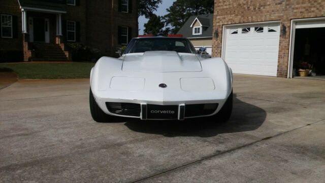 Chevrolet Corvette 1976 image number 25