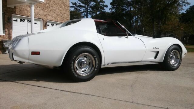 Chevrolet Corvette 1976 image number 26