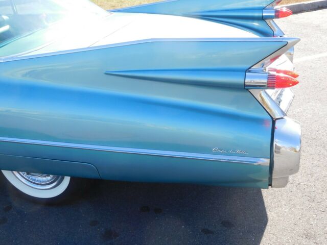 Cadillac DeVille 1959 image number 28