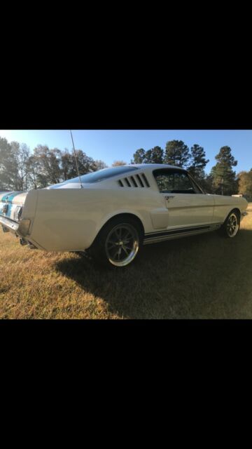 Ford Mustang 1965 image number 24