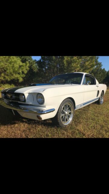 Ford Mustang 1965 image number 26