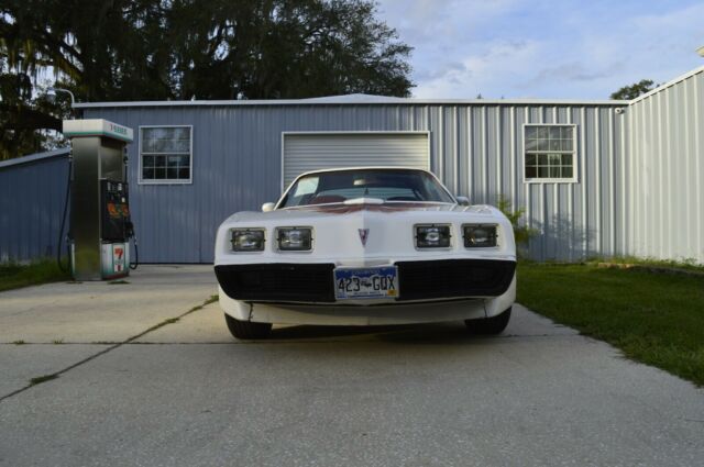 Pontiac Firebird 1979 image number 1