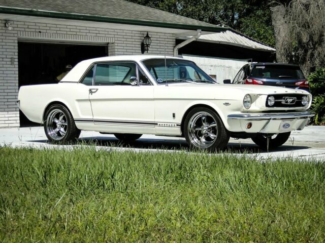 Ford Mustang 1966 image number 12