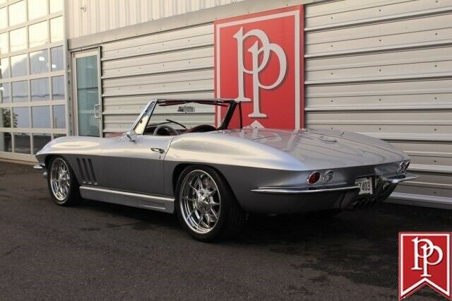 Chevrolet Corvette 1966 image number 14