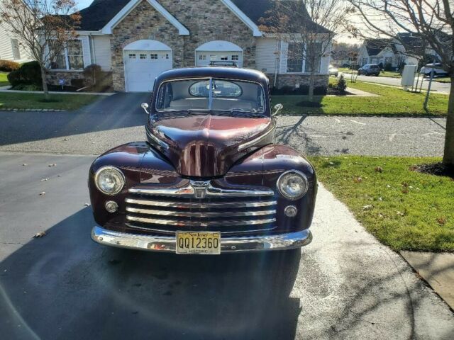 Ford Deluxe 1948 image number 17