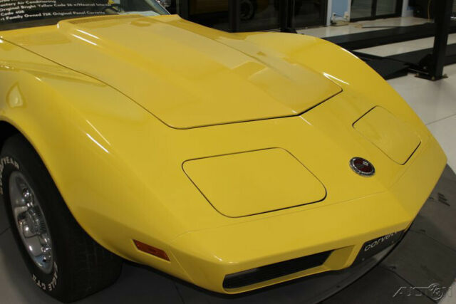 Chevrolet Corvette Convertible 1974 image number 10