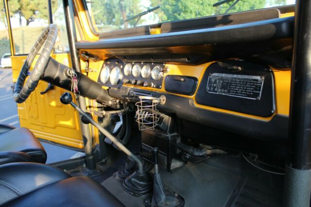 Toyota FJ40 Landcruiser 1975 image number 15