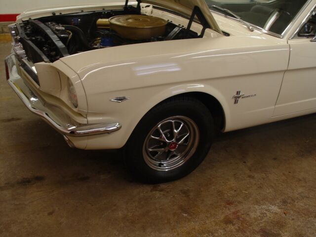 Ford Mustang 1965 image number 25