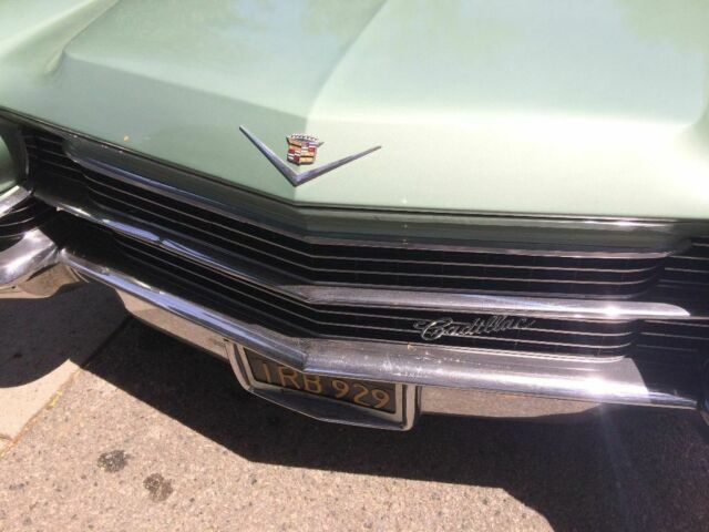 Cadillac DeVille 1963 image number 0