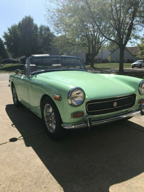 MG Midget 1973 image number 2