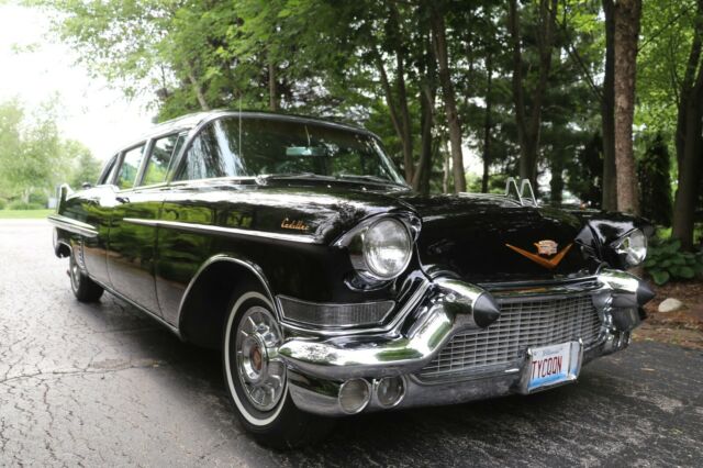 Cadillac Fleetwood 1957 image number 13