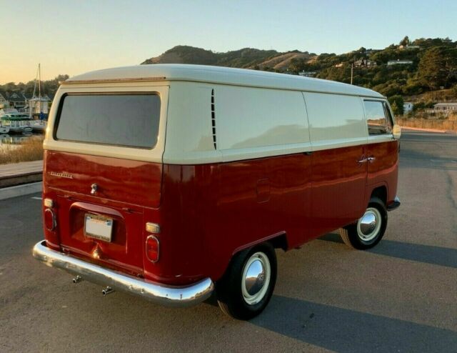 Volkswagen Bus/Vanagon 1968 image number 1