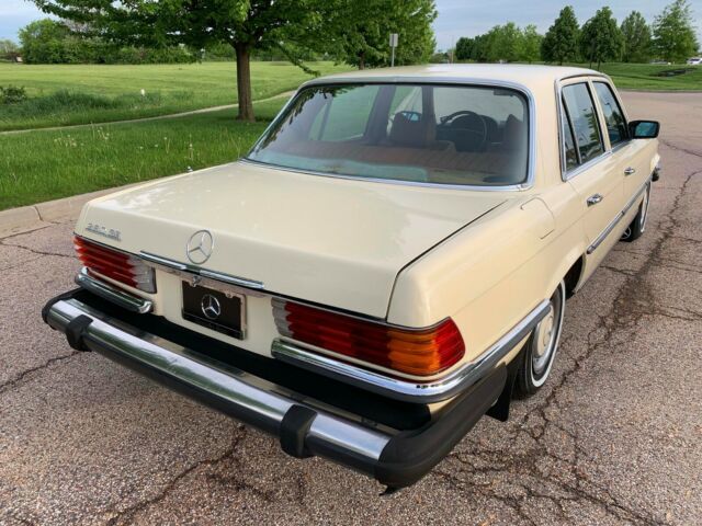 Mercedes-Benz S-Class 1979 image number 33