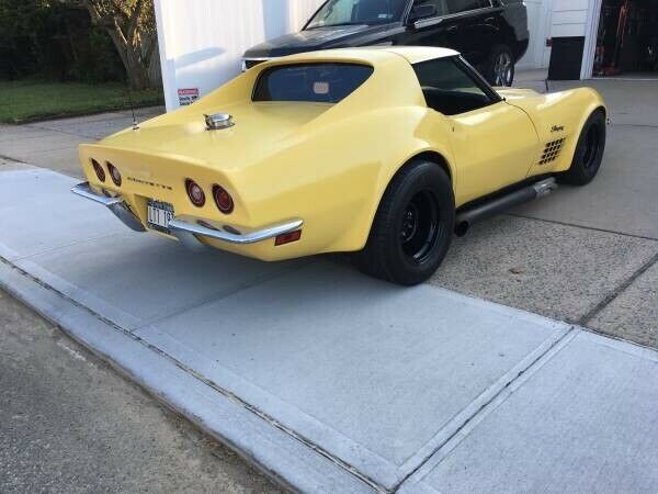 Chevrolet Corvette 1972 image number 1