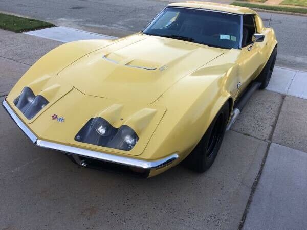 Chevrolet Corvette 1972 image number 14