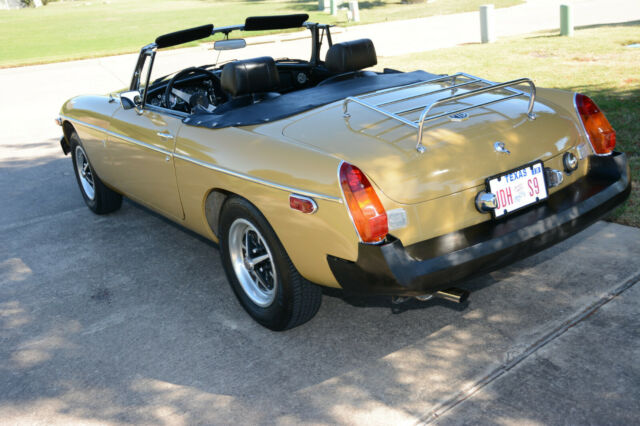 MG MGB 1976 image number 12