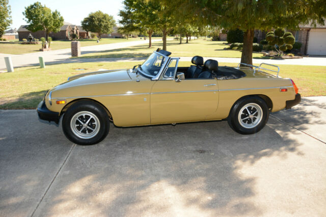 MG MGB 1976 image number 21