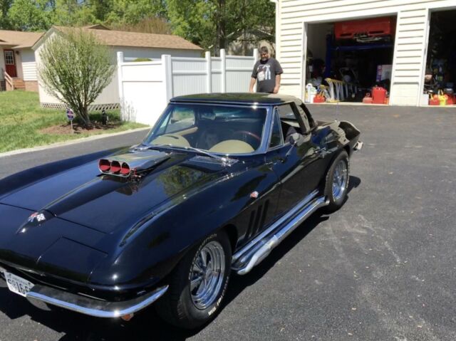 Chevrolet Corvette 1965 image number 27