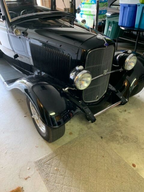 Ford Tudor Sedan 1932 image number 27