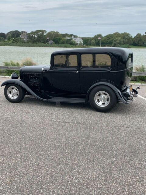 Ford Tudor Sedan 1932 image number 31