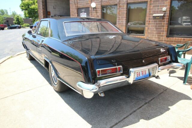 Buick Riviera 1964 image number 27