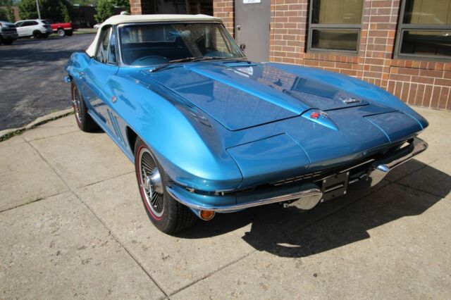 Chevrolet Corvette 1966 image number 29