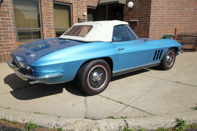 Chevrolet Corvette 1966 image number 31