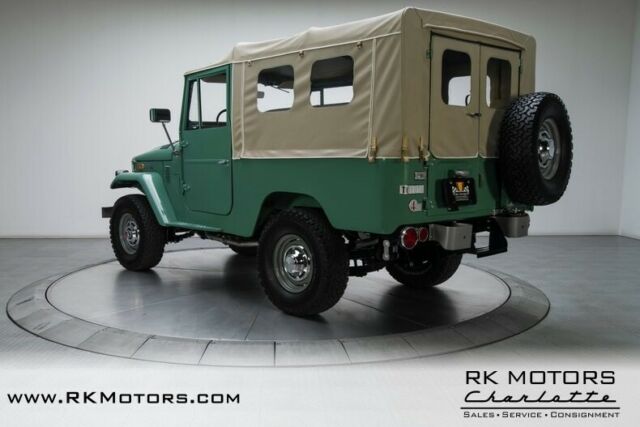 Toyota Land Cruiser 1972 image number 9