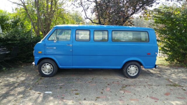 Ford E-Series Van 1974 image number 0