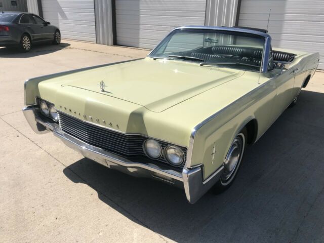 Lincoln Continental 1966 image number 0