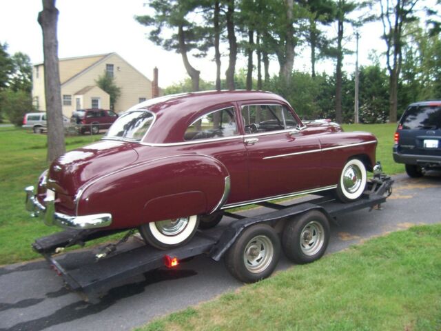 Chevrolet STYLELINE 1949 image number 2