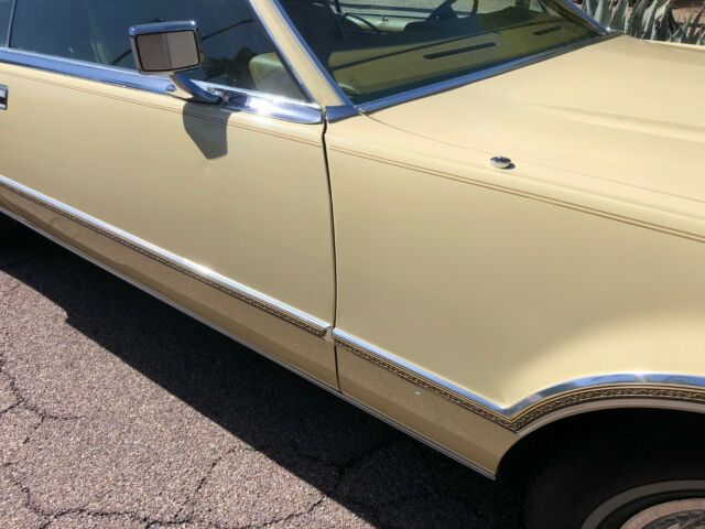 Lincoln Continental 1976 image number 33