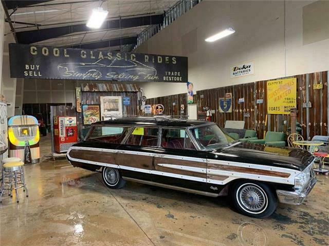 Ford Country Squire Wagon 1964 image number 25