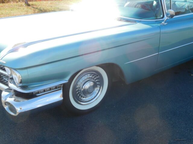 Cadillac DeVille 1959 image number 1