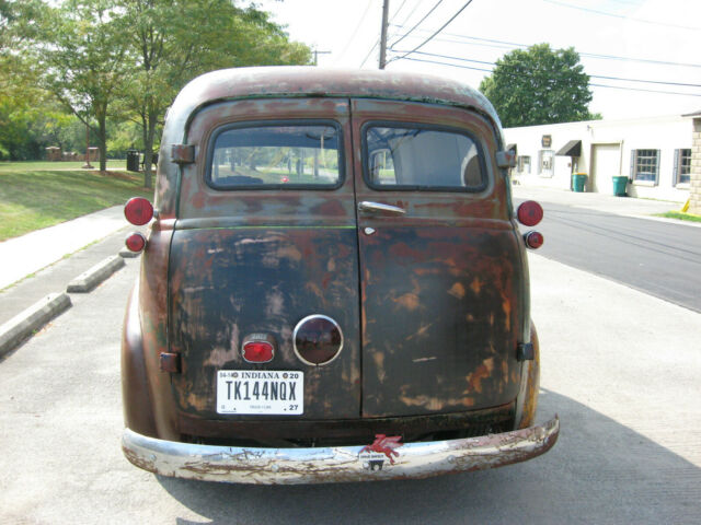 Chevrolet Panel Truck 1954 image number 18